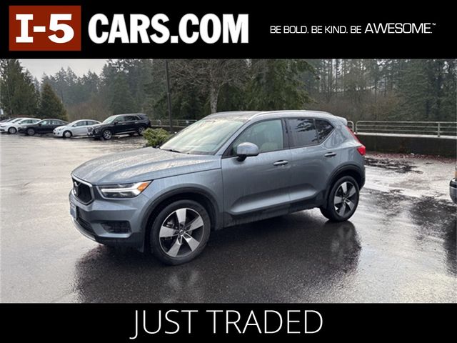 2019 Volvo XC40 Momentum