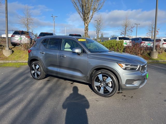 2019 Volvo XC40 Momentum