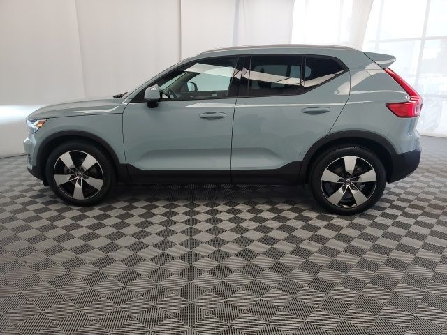 2019 Volvo XC40 Momentum