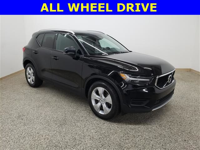 2019 Volvo XC40 Momentum