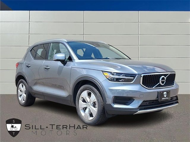 2019 Volvo XC40 Momentum