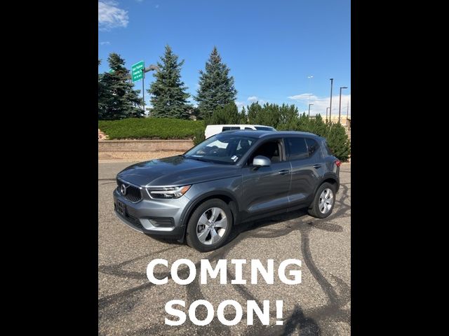 2019 Volvo XC40 Momentum