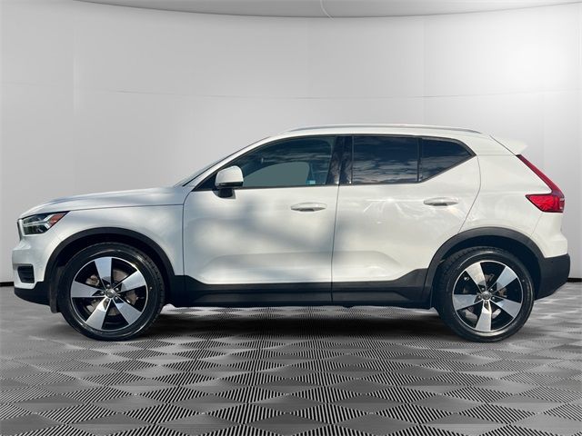 2019 Volvo XC40 Momentum