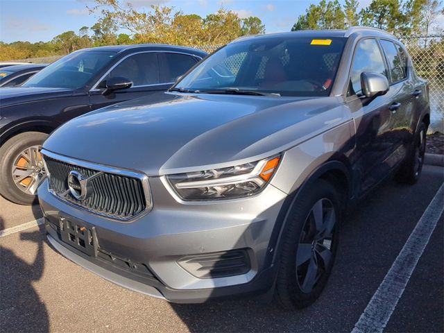 2019 Volvo XC40 Momentum