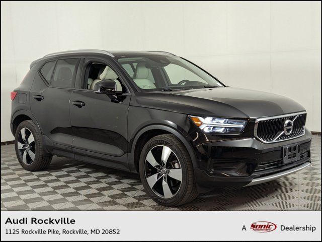 2019 Volvo XC40 Momentum