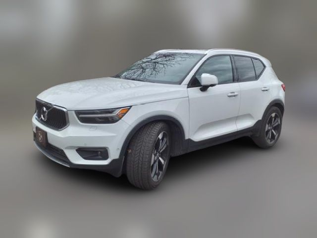 2019 Volvo XC40 Momentum