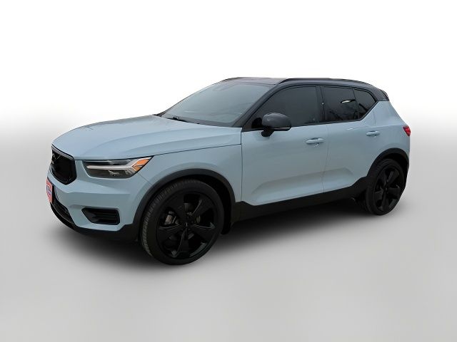 2019 Volvo XC40 Momentum