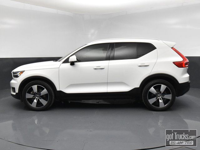 2019 Volvo XC40 Momentum