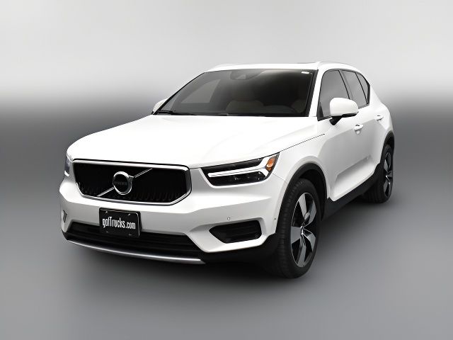 2019 Volvo XC40 Momentum