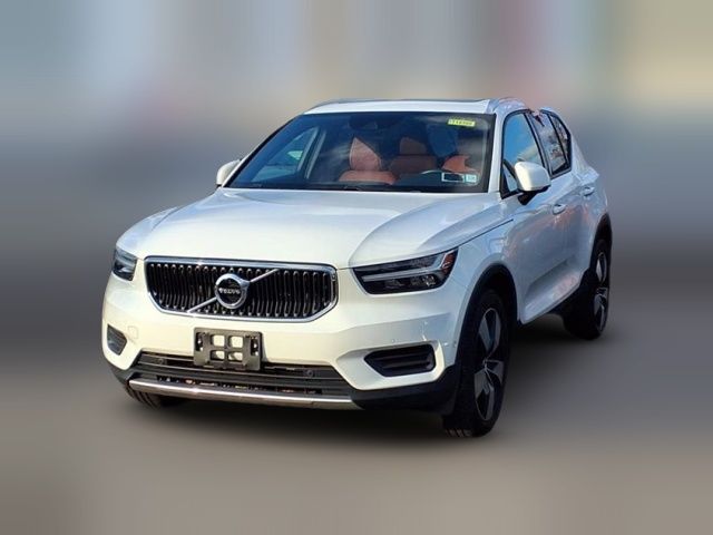 2019 Volvo XC40 Momentum