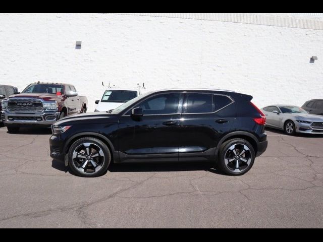 2019 Volvo XC40 Momentum