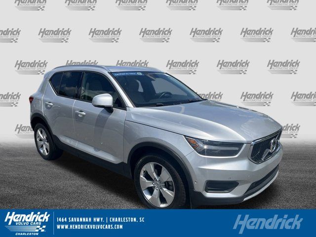 2019 Volvo XC40 Momentum