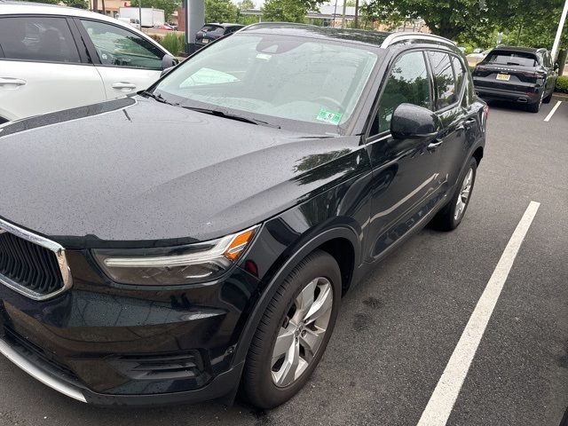 2019 Volvo XC40 Momentum