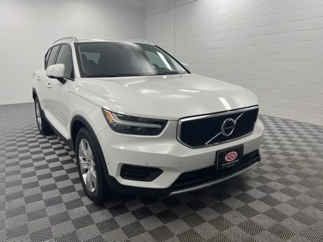 2019 Volvo XC40 Momentum