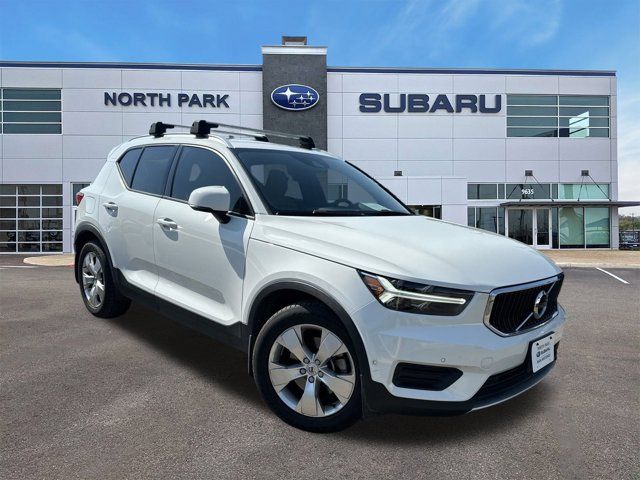 2019 Volvo XC40 Momentum