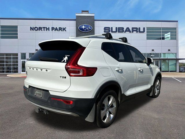 2019 Volvo XC40 Momentum