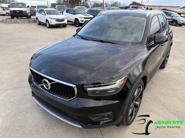 2019 Volvo XC40 Momentum