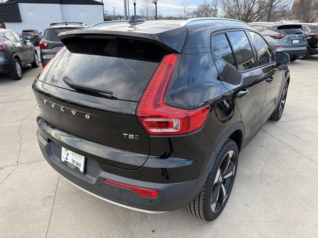 2019 Volvo XC40 Momentum