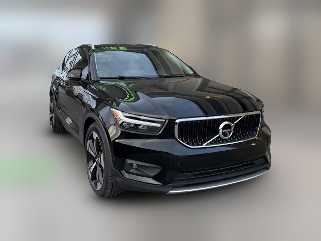2019 Volvo XC40 Momentum