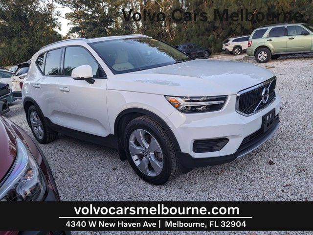 2019 Volvo XC40 Momentum