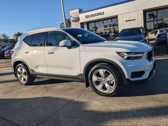 2019 Volvo XC40 Momentum