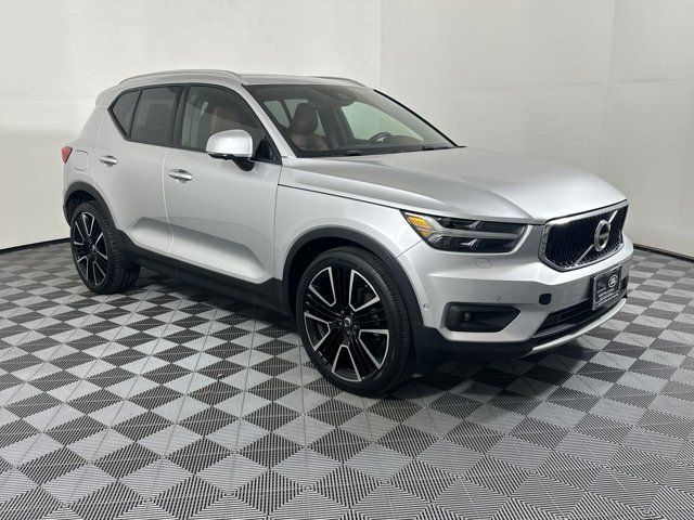 2019 Volvo XC40 Momentum