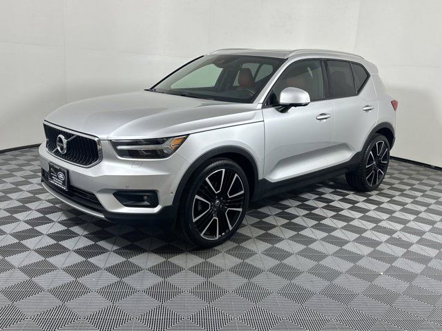 2019 Volvo XC40 Momentum