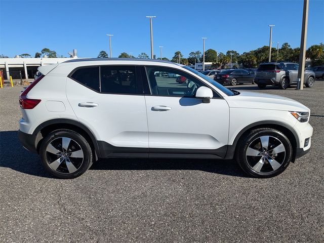 2019 Volvo XC40 Momentum