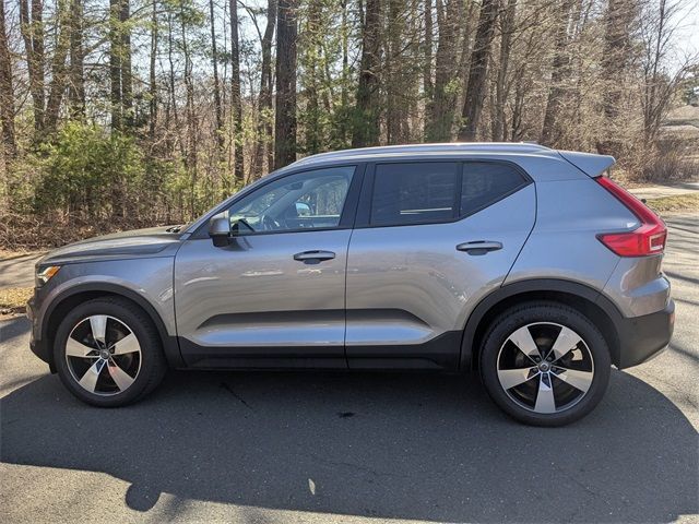 2019 Volvo XC40 Momentum