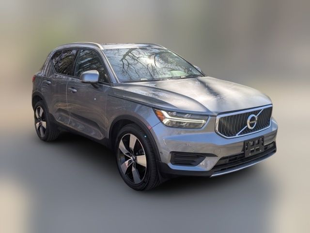 2019 Volvo XC40 Momentum