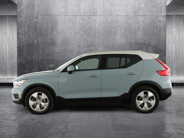 2019 Volvo XC40 Momentum