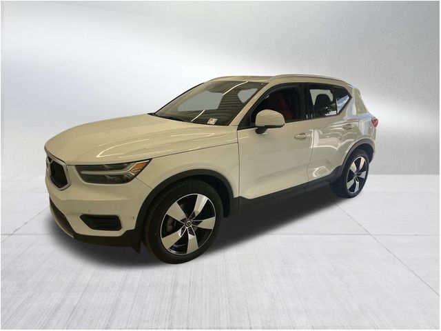 2019 Volvo XC40 Momentum