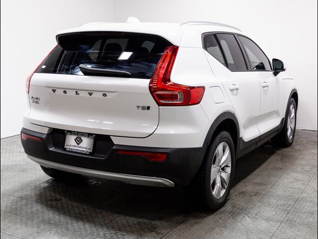 2019 Volvo XC40 Momentum