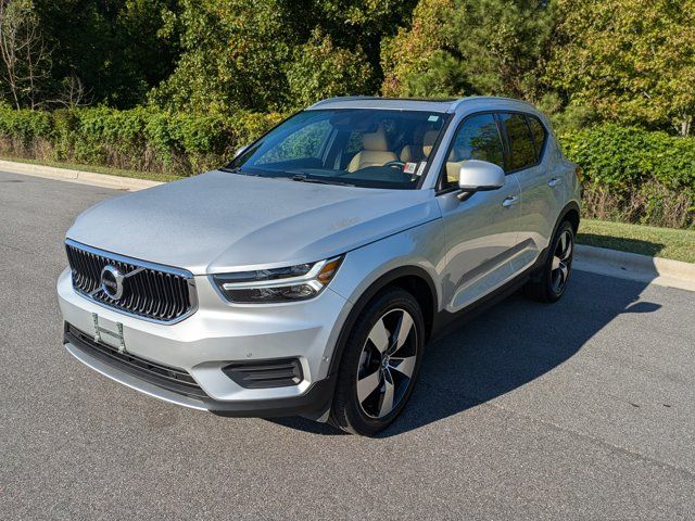 2019 Volvo XC40 Momentum