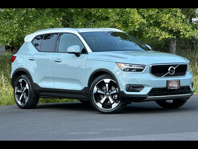 2019 Volvo XC40 Momentum