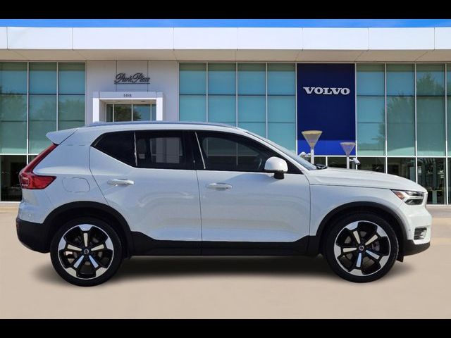 2019 Volvo XC40 Momentum