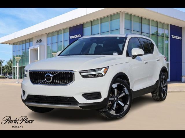 2019 Volvo XC40 Momentum