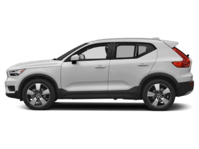 2019 Volvo XC40 Momentum