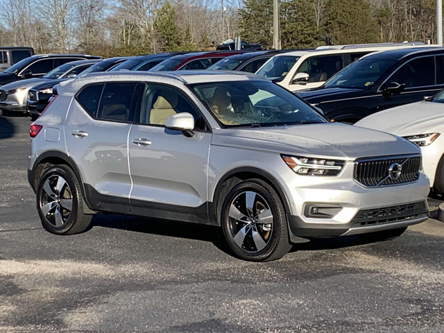 2019 Volvo XC40 Momentum