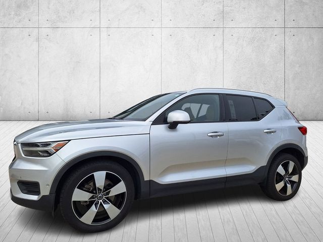 2019 Volvo XC40 Momentum