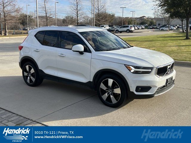 2019 Volvo XC40 Momentum