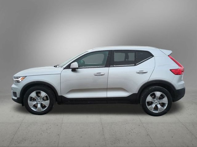 2019 Volvo XC40 Momentum