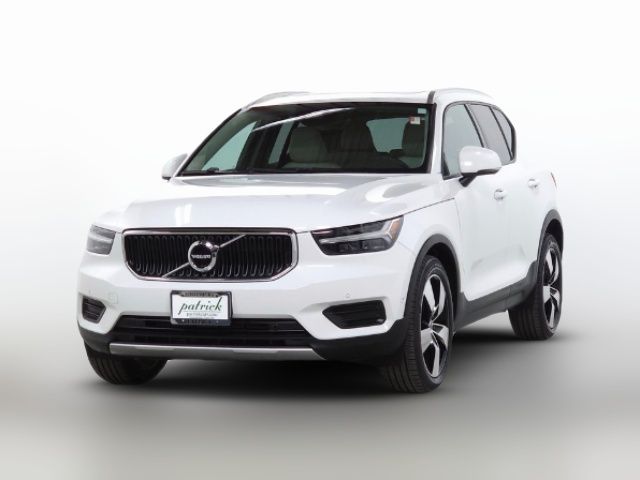 2019 Volvo XC40 Momentum