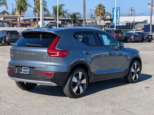 2019 Volvo XC40 Momentum