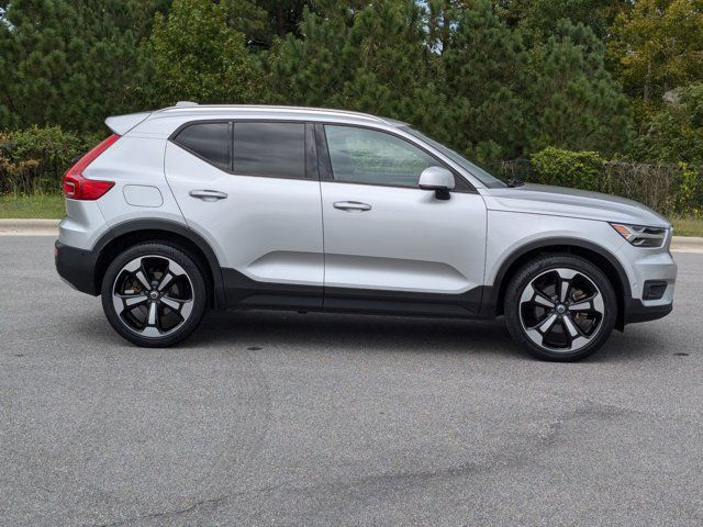 2019 Volvo XC40 Momentum