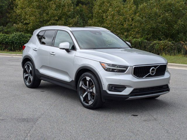 2019 Volvo XC40 Momentum