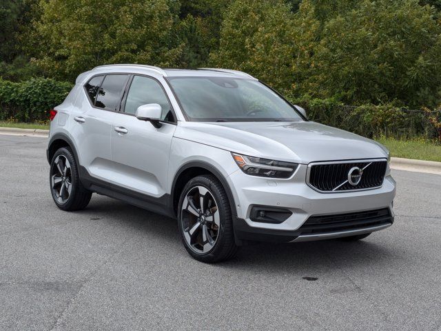 2019 Volvo XC40 Momentum