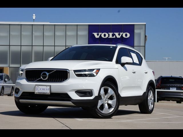 2019 Volvo XC40 Momentum