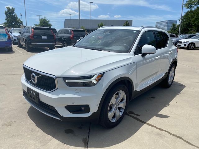 2019 Volvo XC40 Momentum