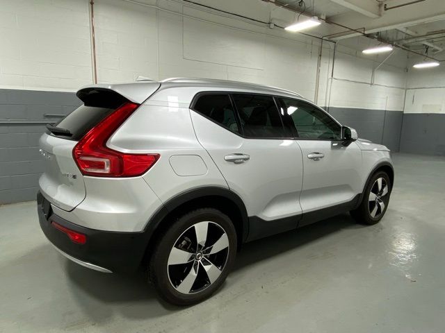 2019 Volvo XC40 Momentum